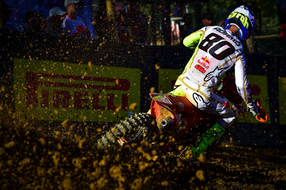 Andrea Adamo in azione in gara MXGP